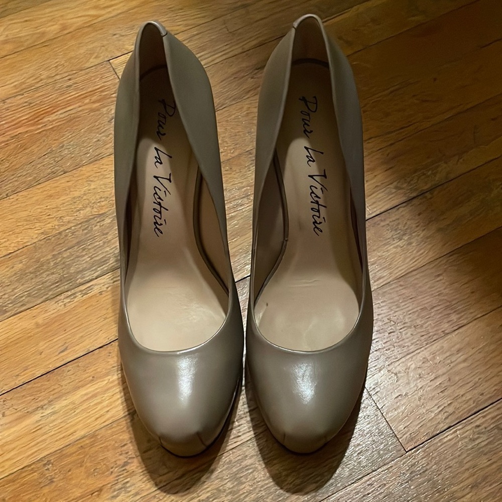 Pour La Victoire Tan Leather Platform Pumps 10